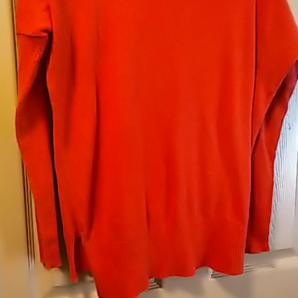 Victoria Secret scoop neck light sweater M - Picture 8 of 8